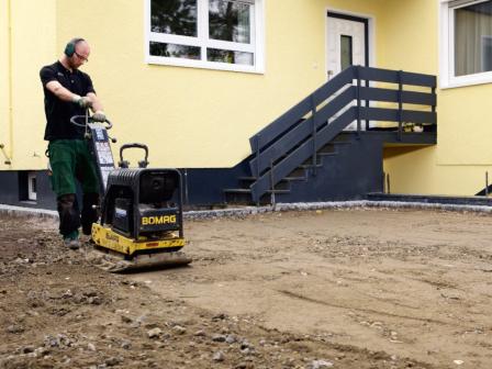 Verdichten der Tragschicht 